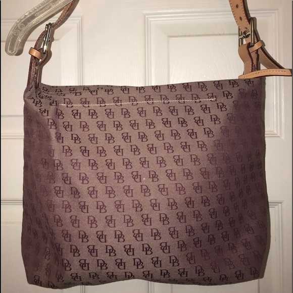 Dooney and Bourke shoulder bag - Picture 3 of 10